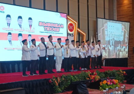 Ilustrasi koalisi prabowo konstruktif untuk artikel Koalisi prabowo konstruktif: PKS: Koalisi Prabowo Akan Tetap…