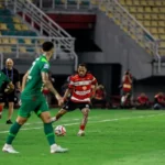 Ilustrasi madura united untuk artikel Madura United Pertahankan Riski Afrisal, Aji Kusuma, dan Gio…