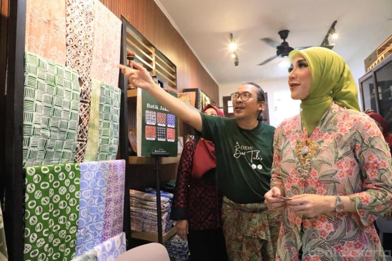 PKK Jaksel Harap Perajin Batik Betawi Perkuat Identitas Ilustrasi batik betawi untuk artikel PKK Jaksel Harap Perajin Batik Betawi Perkuat Identitas
