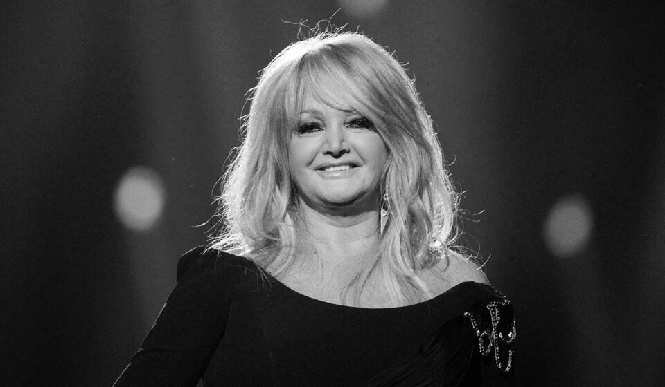 Ilustrasi bonnie tyler meninggal untuk artikel Bonnie Tyler meninggal, dunia musik berduka