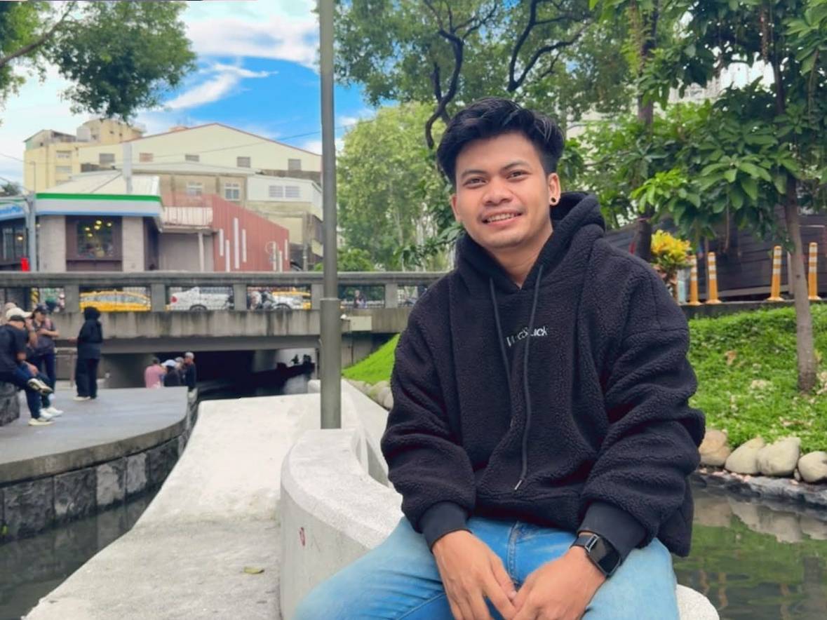 Ilustrasi deni setiawan untuk artikel Deni Setiawan Viral: Pekerja Migran Taiwan Ubah Rindu Jadi Komedi