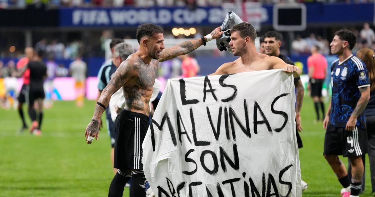 FIFA Didesak Selidiki Spanduk Malvinas Ilustrasi spanduk malvinas untuk artikel FIFA Didesak Selidiki Spanduk Malvinas Timnas Argentina