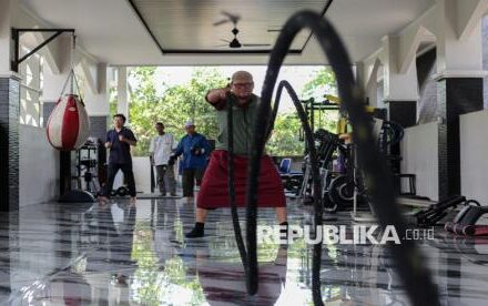 Ilustrasi gym gratis masjid untuk artikel Gym Gratis Masjid: Menyehatkan Tubuh, Menguatkan Iman