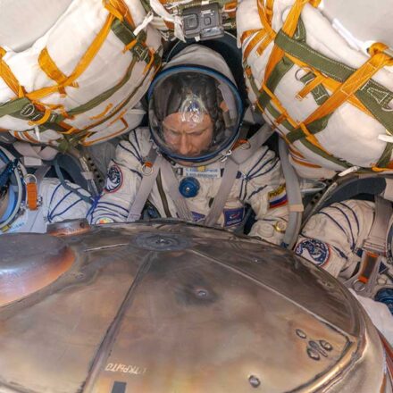 Ilustrasi kru as-rusia untuk artikel Kru AS-Rusia Kembali ke Bumi Setelah Delapan Bulan di ISS