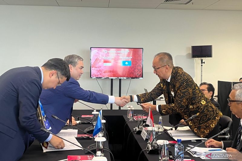 Ilustrasi mou strategis kemenperin untuk artikel Mou strategis kemenperin: Kemenperin Raih 13 MoU di INNOPROM…