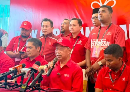 Ilustrasi kerjasama bn-pn untuk artikel Muhyiddin: Saya jangka kerjasama BN-PN bercanggah