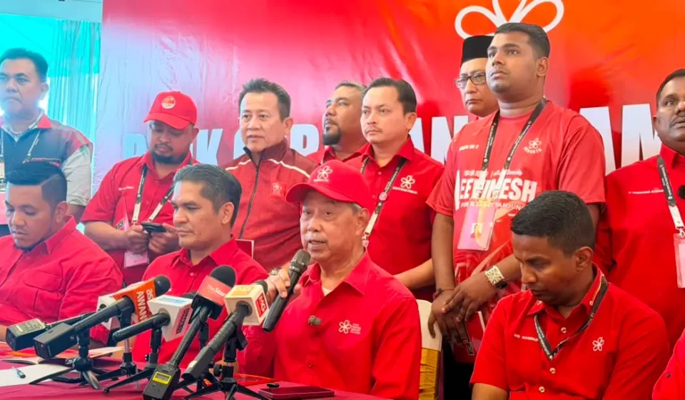 Ilustrasi kerjasama bn-pn untuk artikel Muhyiddin: Saya jangka kerjasama BN-PN bercanggah