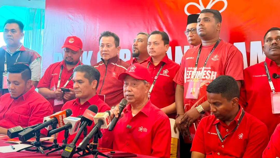 Muhyiddin jangka kerjasama BN-PN bercanggah Ilustrasi kerjasama bn-pn untuk artikel Muhyiddin: Saya jangka kerjasama BN-PN bercanggah