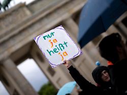Ilustrasi nur ja heißt ja untuk artikel Bundesrat dukung ‘Nur Ja heißt Ja’ dalam hukum pidana seksual