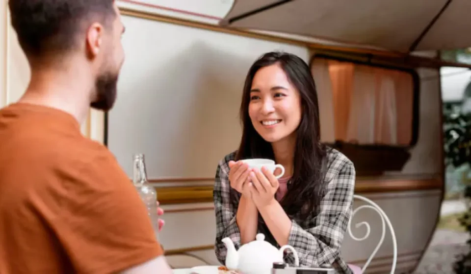 Ilustrasi keluar friendzone untuk artikel Keluar friendzone: Keluar dari Friendzone: 7 Cara Menurut…