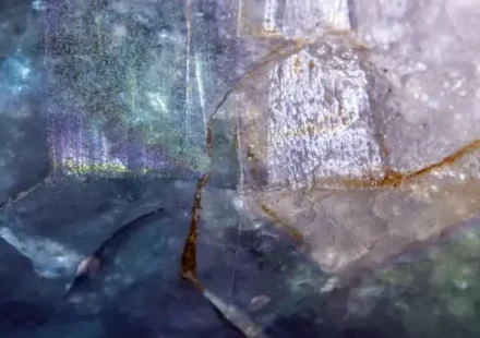 Ilustrasi mineral energi kritis untuk artikel Ketergantungan pada Mineral Energi Kritis Picu Risiko Pasokan