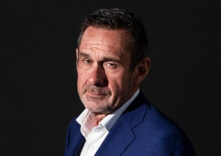 Ilustrasi fasisme modern untuk artikel Paul Mason: fasisme modern dan peran negara