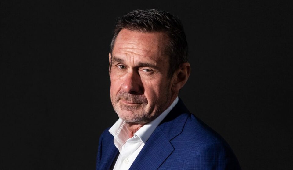 Ilustrasi fasisme modern untuk artikel Paul Mason: fasisme modern dan peran negara