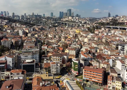 Ilustrasi asuransi gempa untuk artikel Setengah Rumah di Türkiye Belum Miliki Asuransi Gempa