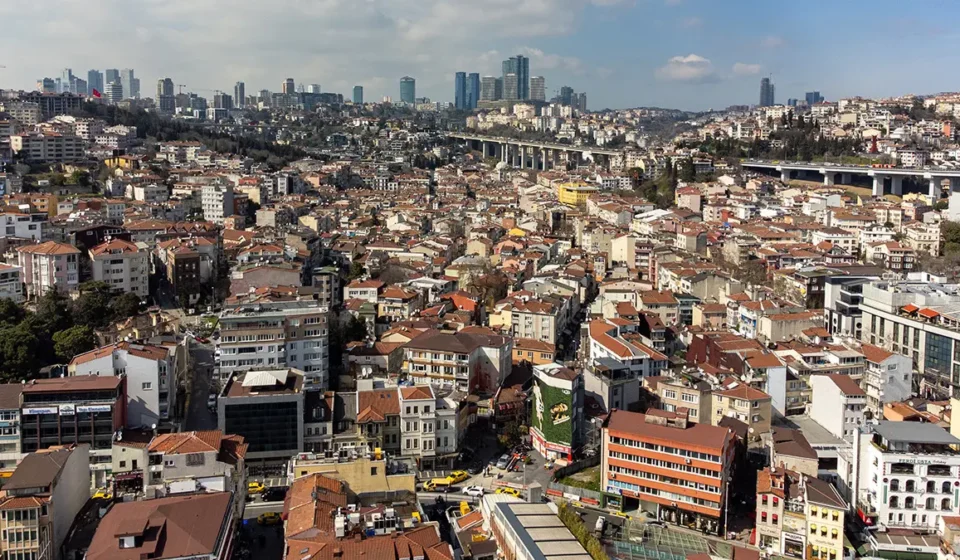 Ilustrasi asuransi gempa untuk artikel Setengah Rumah di Türkiye Belum Miliki Asuransi Gempa
