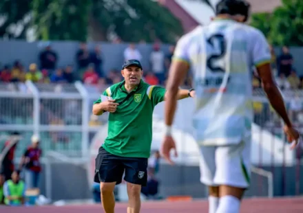Ilustrasi persebaya hadapi psim untuk artikel Persebaya Hadapi PSIM: Perkuat Lini Depan dan Pertahanan
